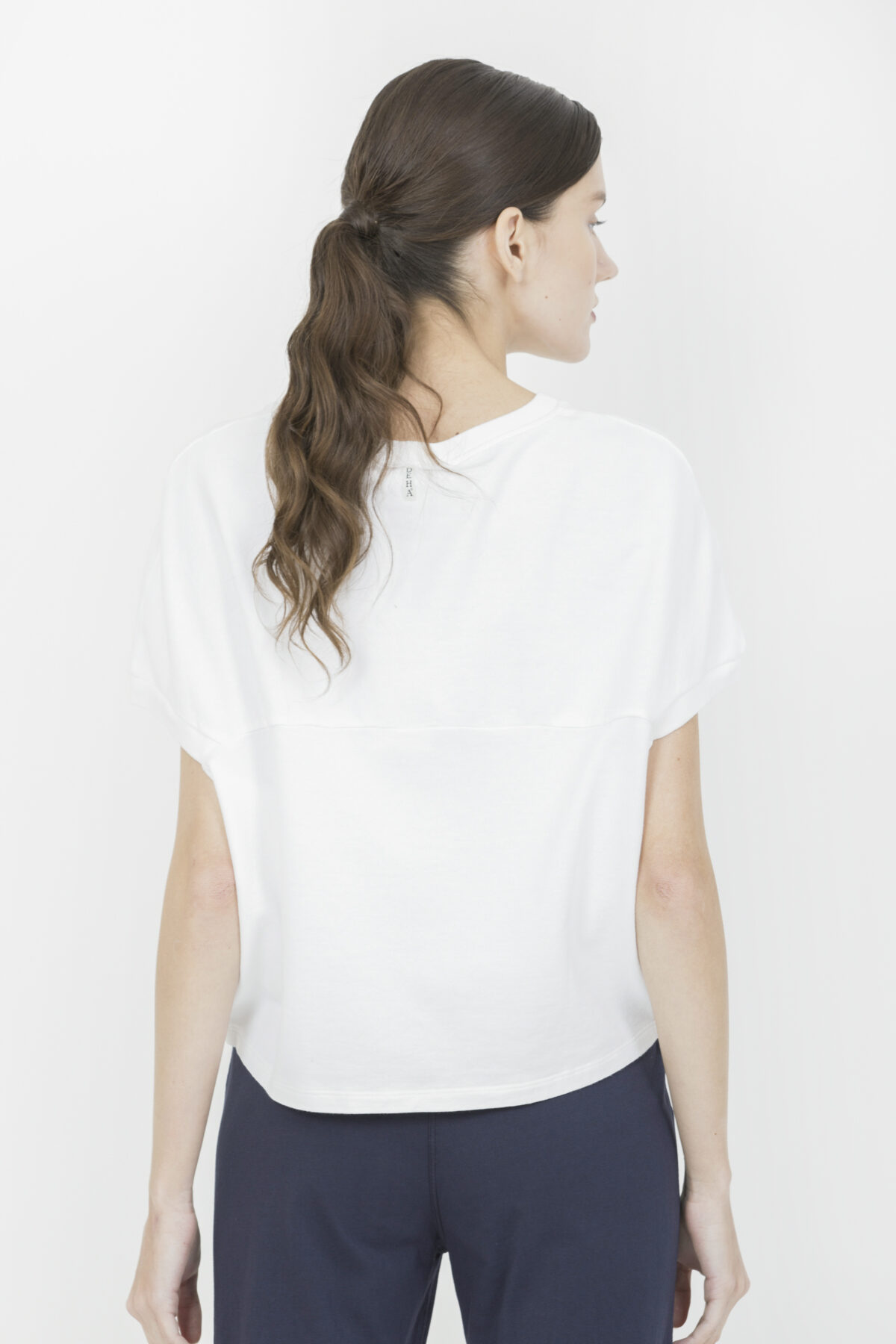d63071-sleeveless-white-crop-sweatshirt-deha-matchboxathens