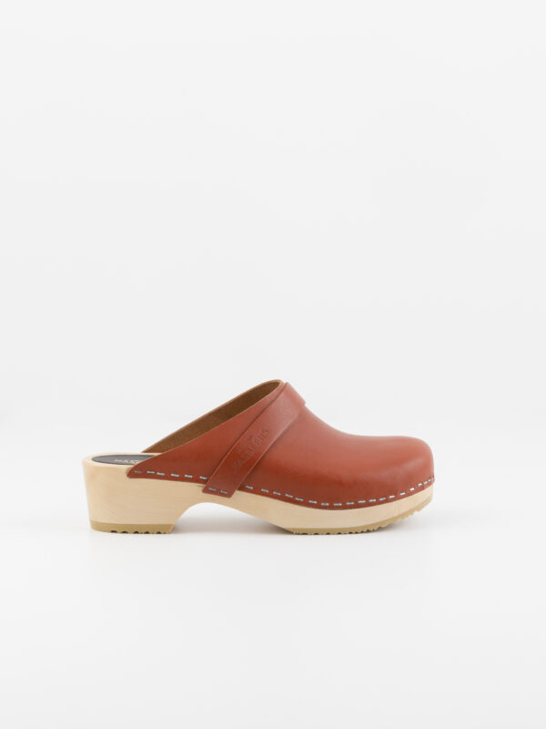 husband-clogs-wooden-sole-leather-cognac-shoes-swedish-hasbeens-matchboxathens