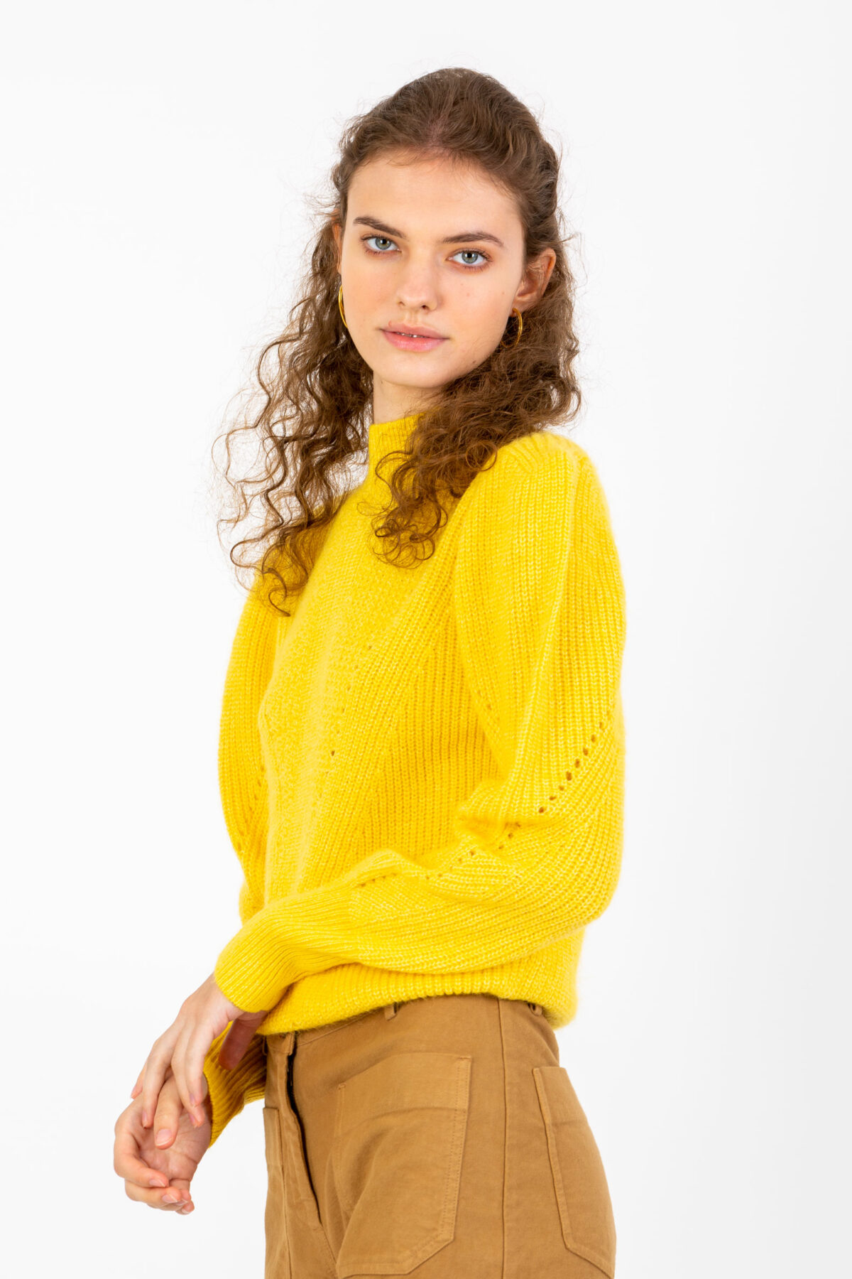 pisti-yellow-sweater-stand-collar-suncoo-recycled-polyester-matchboxathens