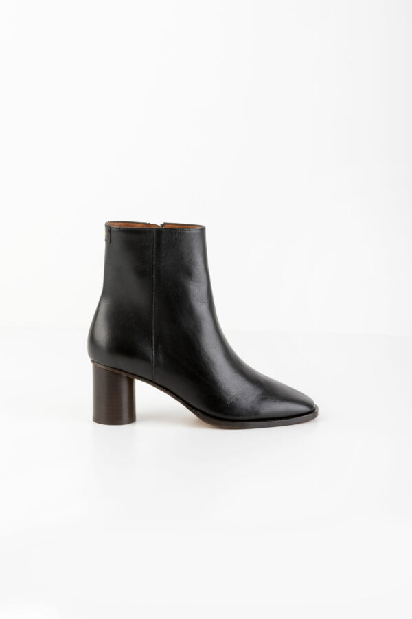daccan-leather-black-boots-pointed-anthology-paris-handmade-matchboxathens
