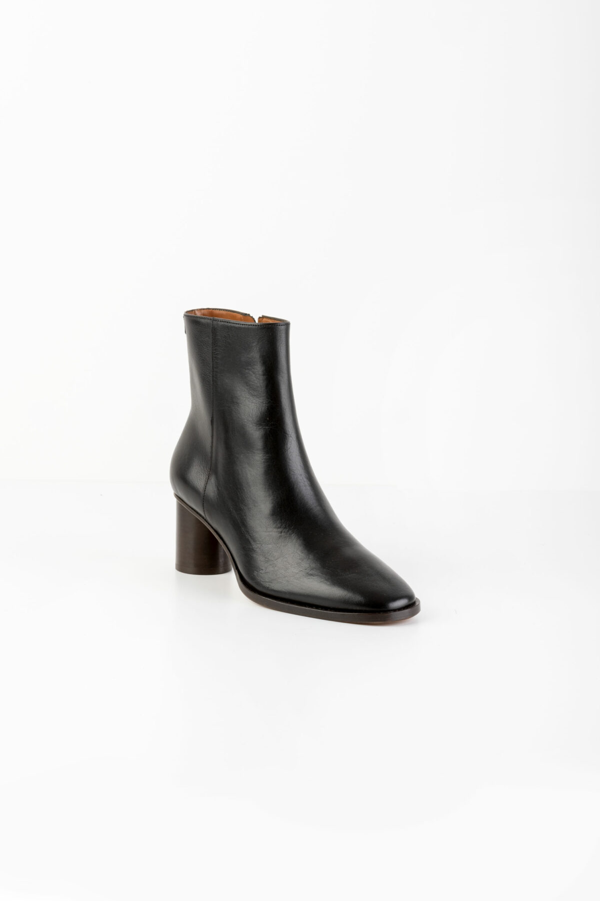 daccan-leather-black-boots-pointed-anthology-paris-handmade-matchboxathens