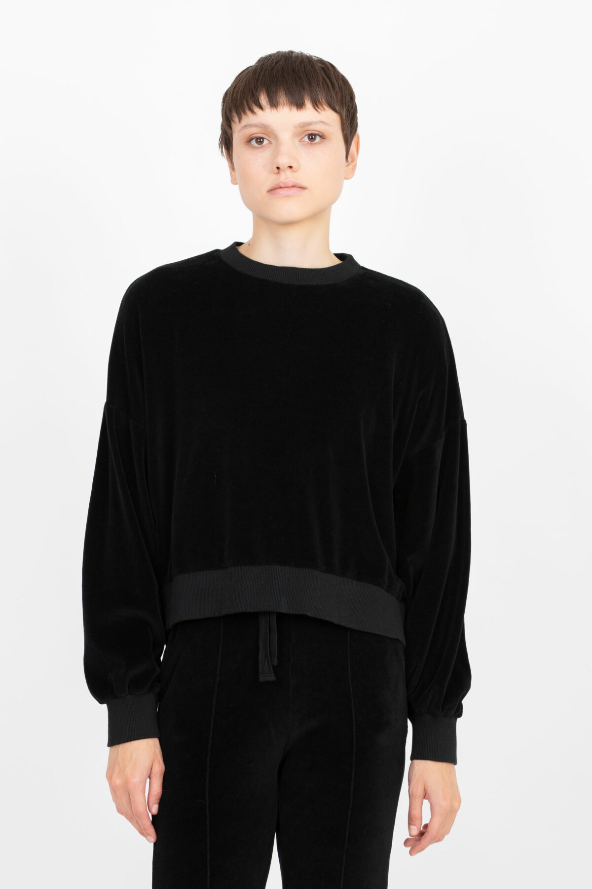 b74541-velour-black-sweatershirt-raglan-deha-matchboxathens