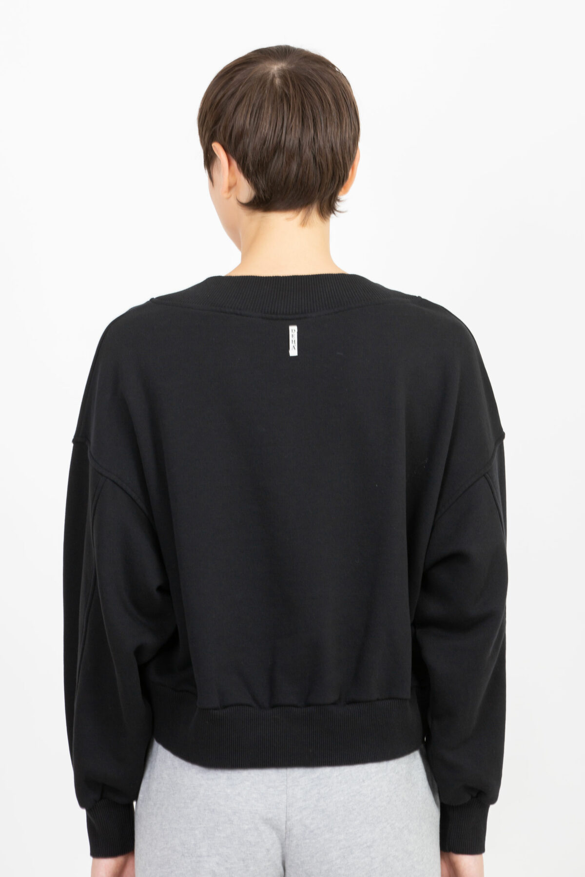 b74104-comfort-black-sweatshirt-round-crop-vneck-deha-matchboxathens