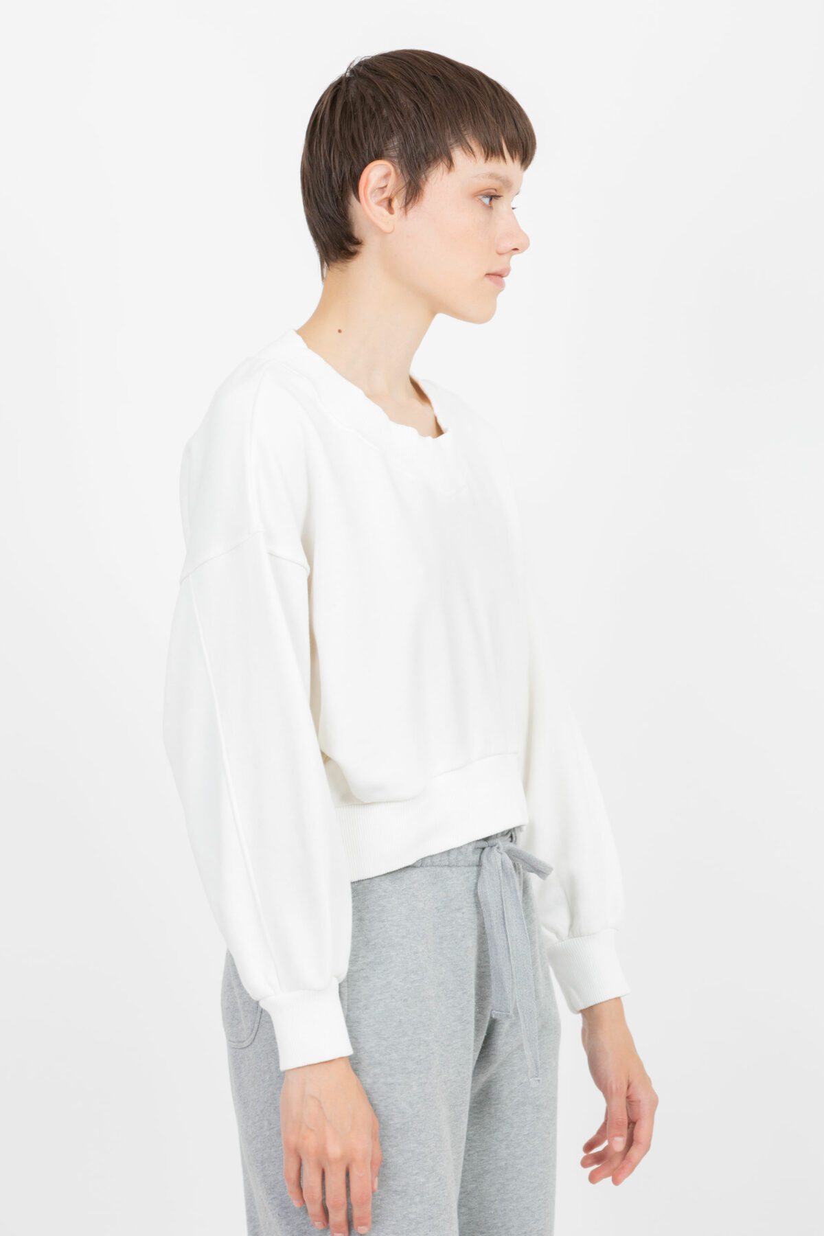 B74104-comfort-milky-white-sweatshirt-cotton-crop-vneck-deha-matchboxathens