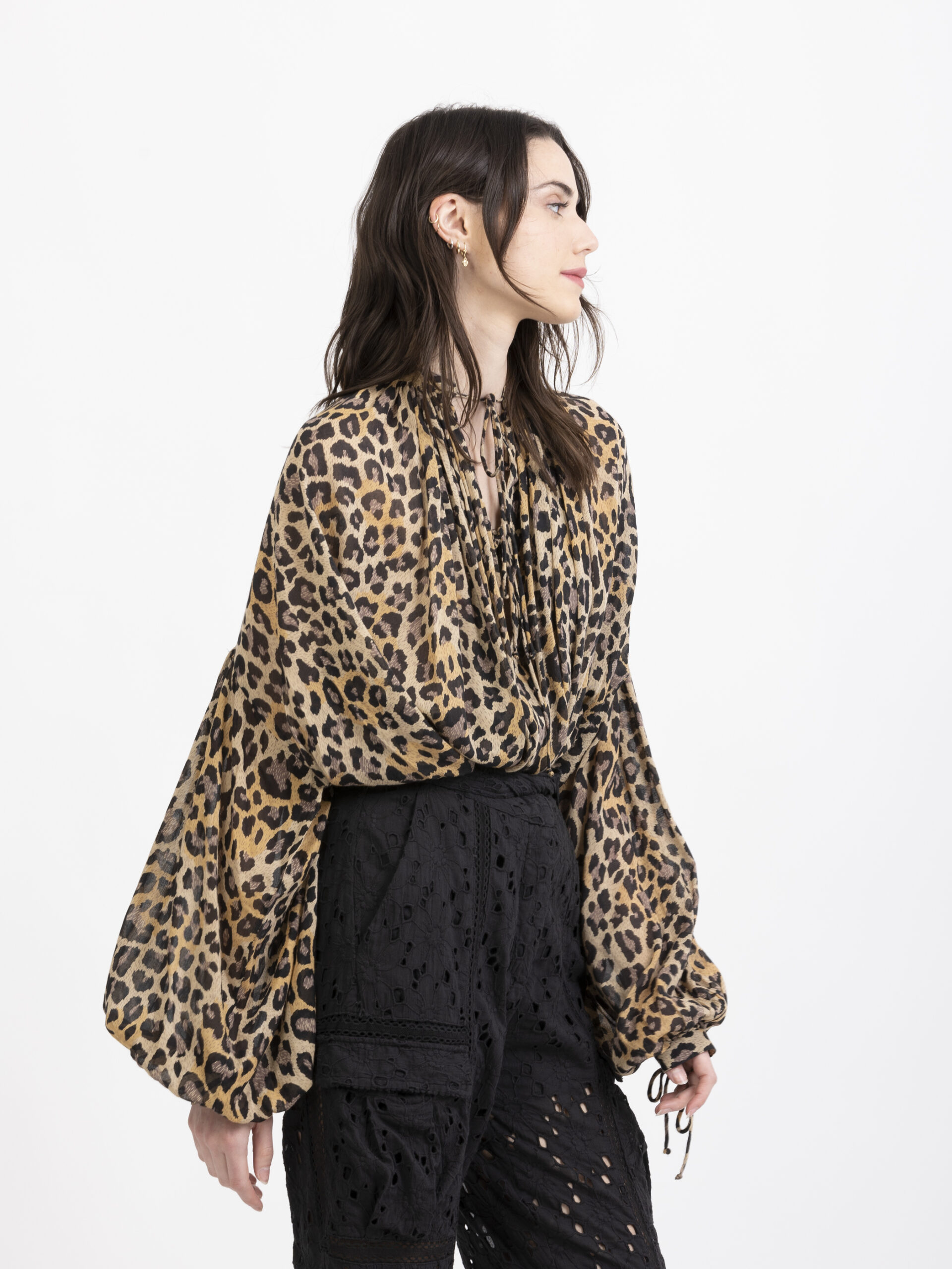congo-leopard-print-blouse-flowing-puffy-sleeves-laurence-bras-matchboxathens