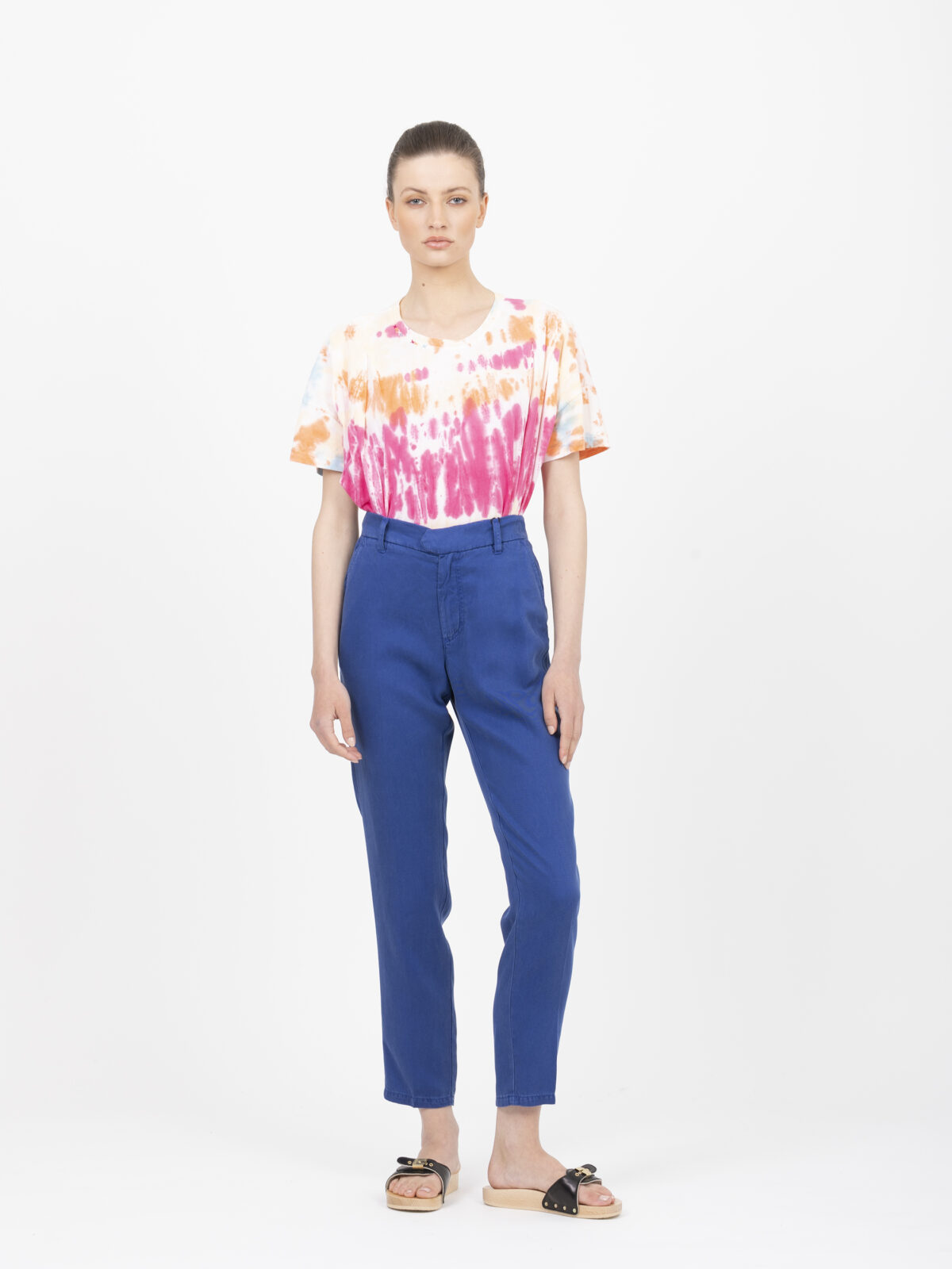 thea-blue-electric-trousers-carrot-fit-chino-tencel-labdip-matchboxathens