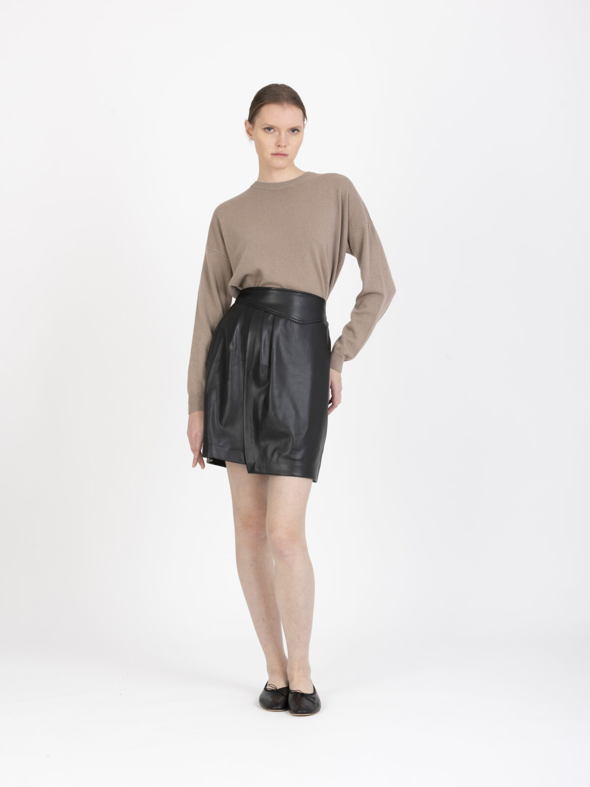 freya-faux-leather-black-mini-skirt-pleated-asymetrical-suncoo-matchboxathens