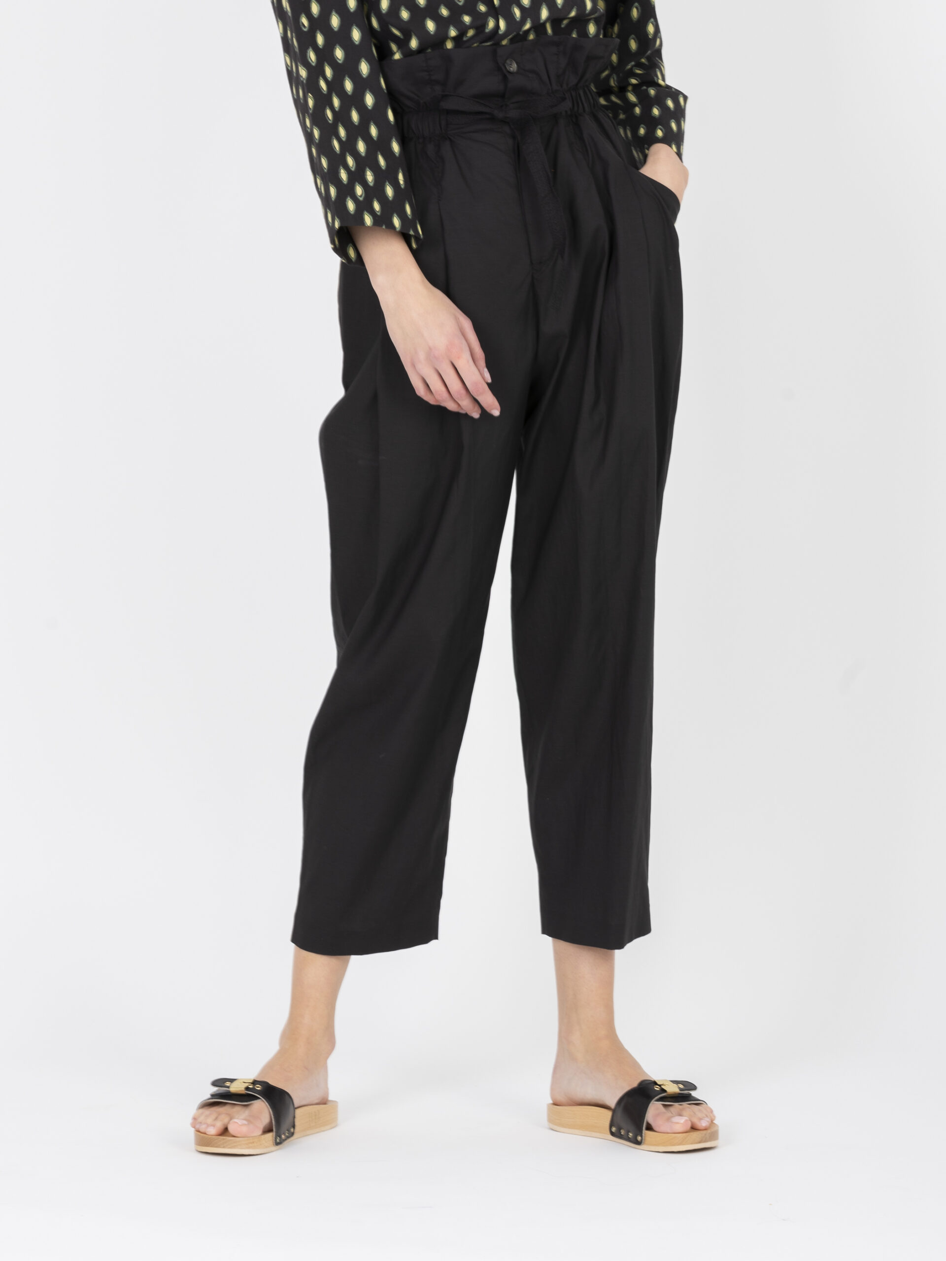 casimir-black-pants-lightweight-poplin-cotton-high-waist-diagonal-pockets-vanessa-bruno-matchboxathens