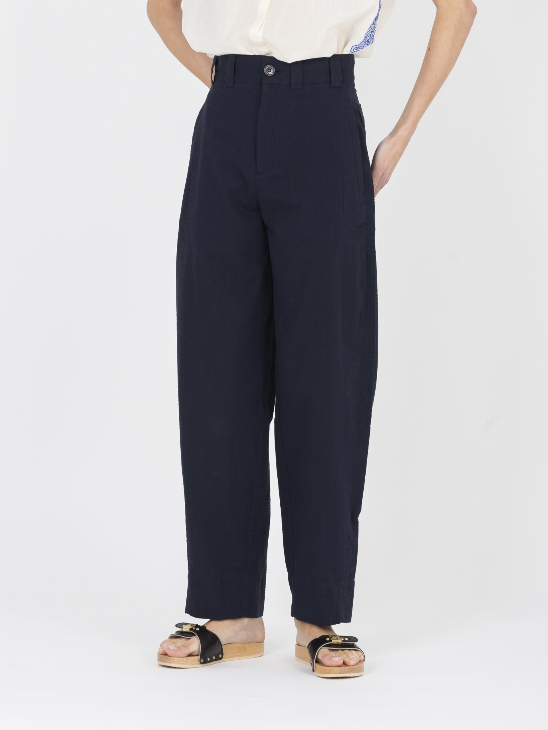 alouette-pants-navy-sheersucker-cotton-curved-high-waisted-soeur-matchboxathens
