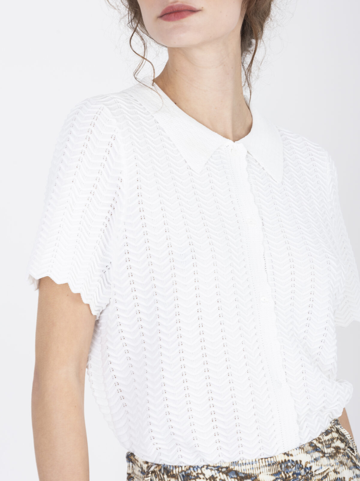 giblis-knit-white-shirt-ribbed-collar-short-sleeves-suncoo-matchboxathens